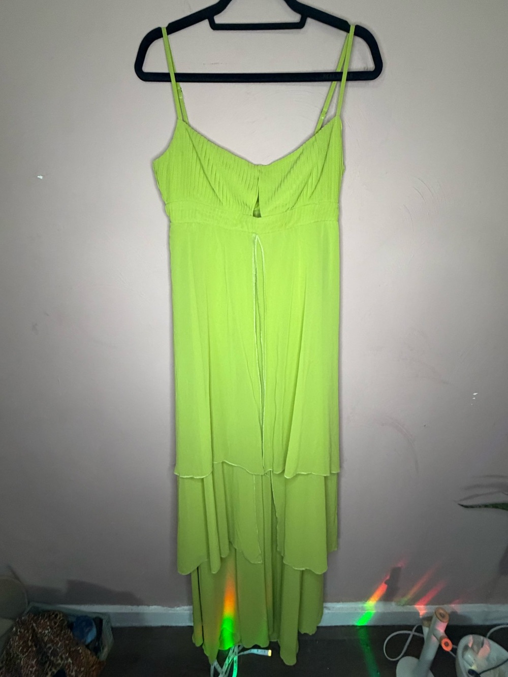 Jardin vue solid pleated cut out maxi - Picture 7 of 7